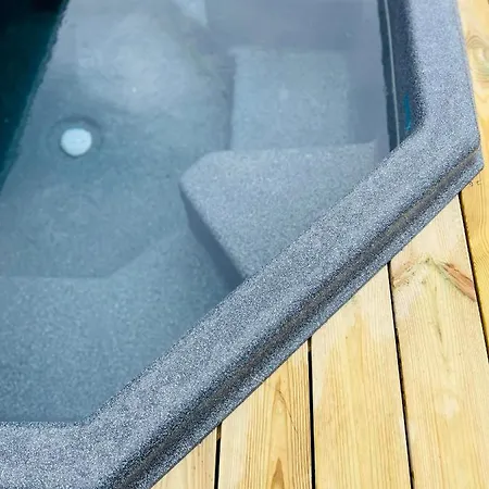 Stylish Cottage With Hot Tub Stori As Exterior photo
