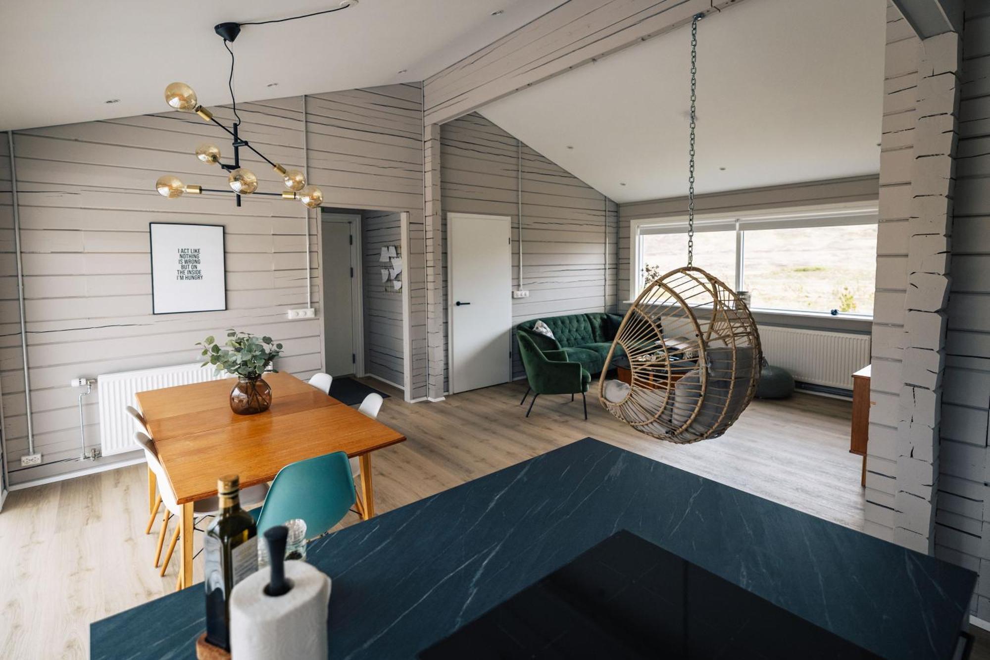 Apartment Stylish With Hot Tub