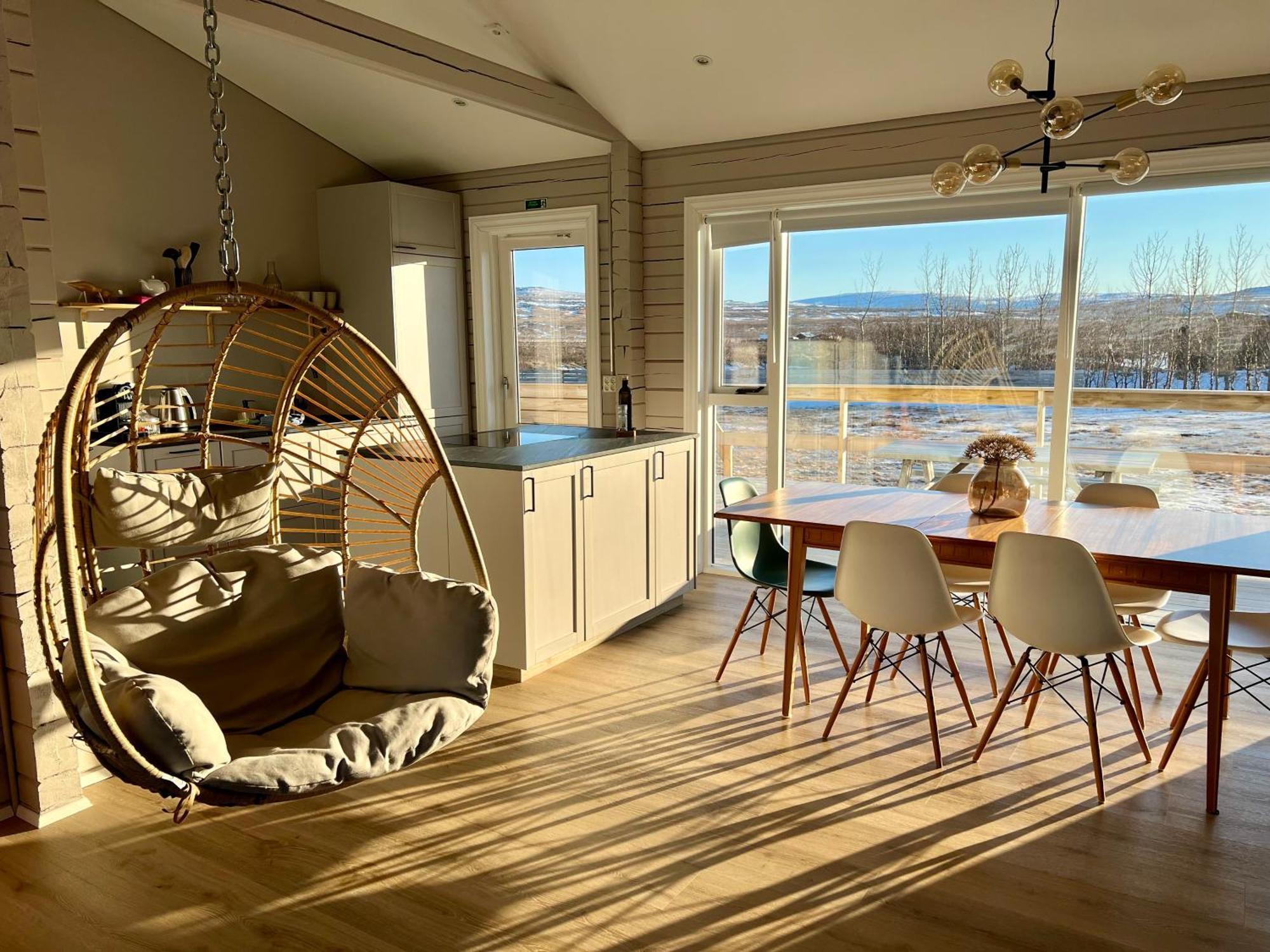 Stylish With Hot Tub Apartment Stori As