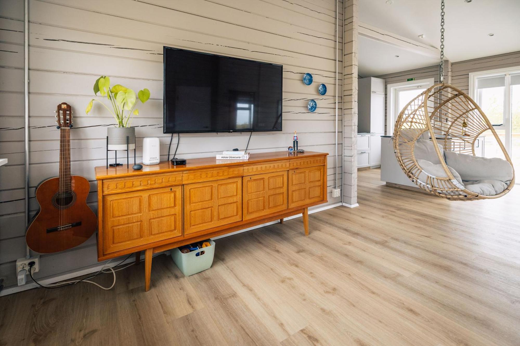 Stylish With Hot Tub Apartment